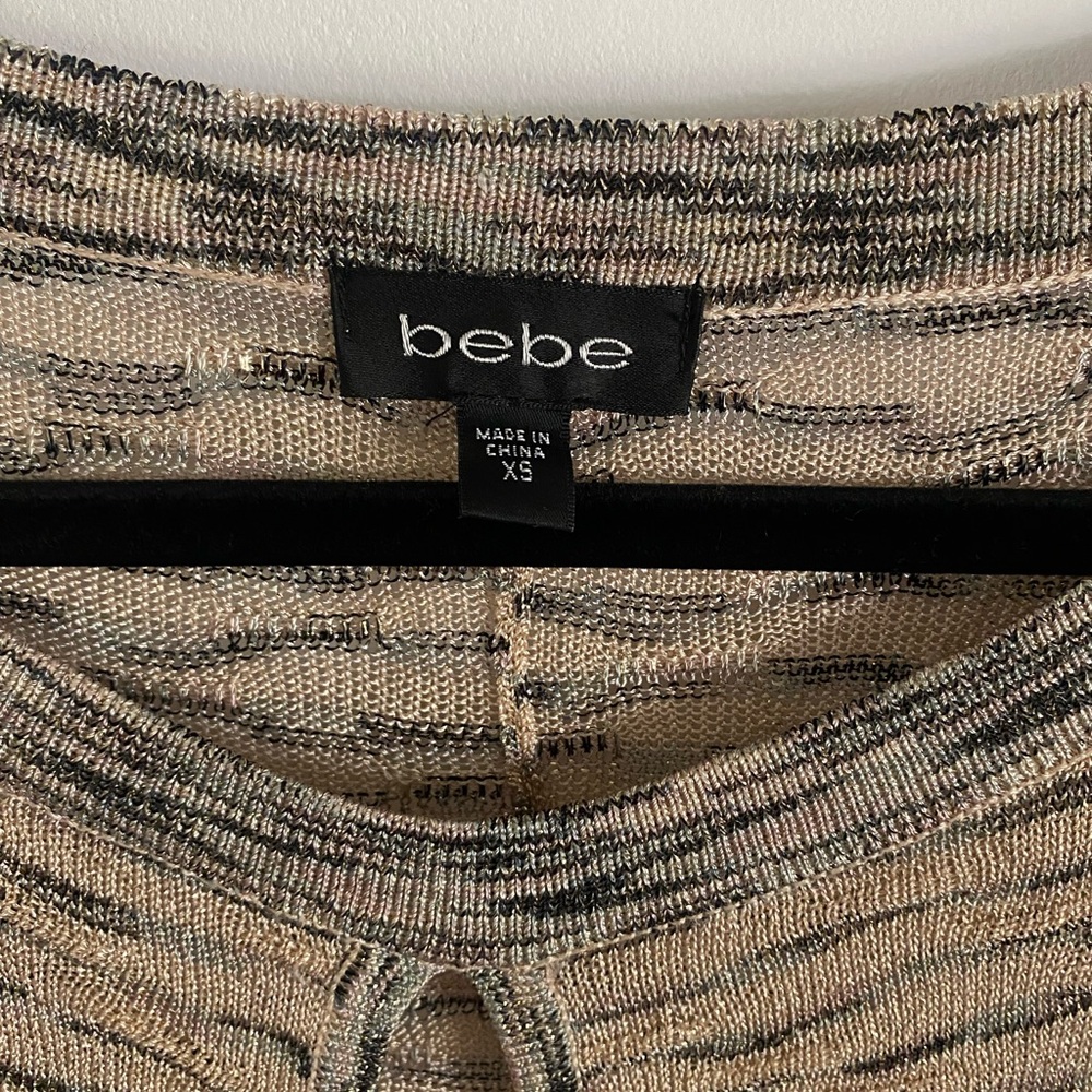 Bebe‎ Beige and Black Patterned Sweater With Metallic Threads Going Out Top - Picture 4 of 7